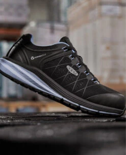 Keen Women's Vista Energy (Carbon-Fiber Toe) | Hydrangea/Black 13 Keen Women's Vista Energy (Carbon-Fiber Toe) | Hydrangea/Black -Keen 1024594 PDP RightImage