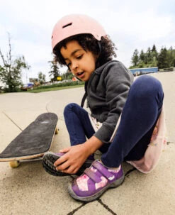 Keen Big Kids' Speed Hound | Blue Depths/Black -Keen KidsSpeedHoundPDPLifestyle2Kids1026214 925e330a d456 419d a34c d5e888e65ae6