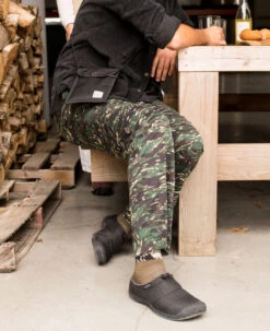 Keen Men's Howser III Slide | Black Olive Felt/Black Olive -Keen MHowserIIISlideLifestylePDPLeft 5362a1ae c9d4 4f9c a1b8 3b2804df1a1a