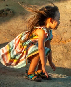 Keen Toddlers' Newport H2 | Very Berry/Fusion Coral -Keen TotsNewportH2LifestyleSingleRight 581a26e7 eedd 409a 8213 652ebf67de1f