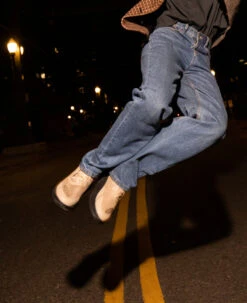 Keen Women's WK400 Waterproof Walking Shoe | Timberwolf/Black -Keen WK400 lifestyle WP Womens 1