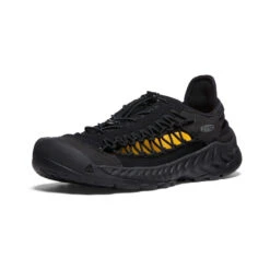Keen Men's UNEEK NXIS | Triple Black/Black -Keen c1129b2ef4f007f66972c1f9f96ad78b1b7425b8